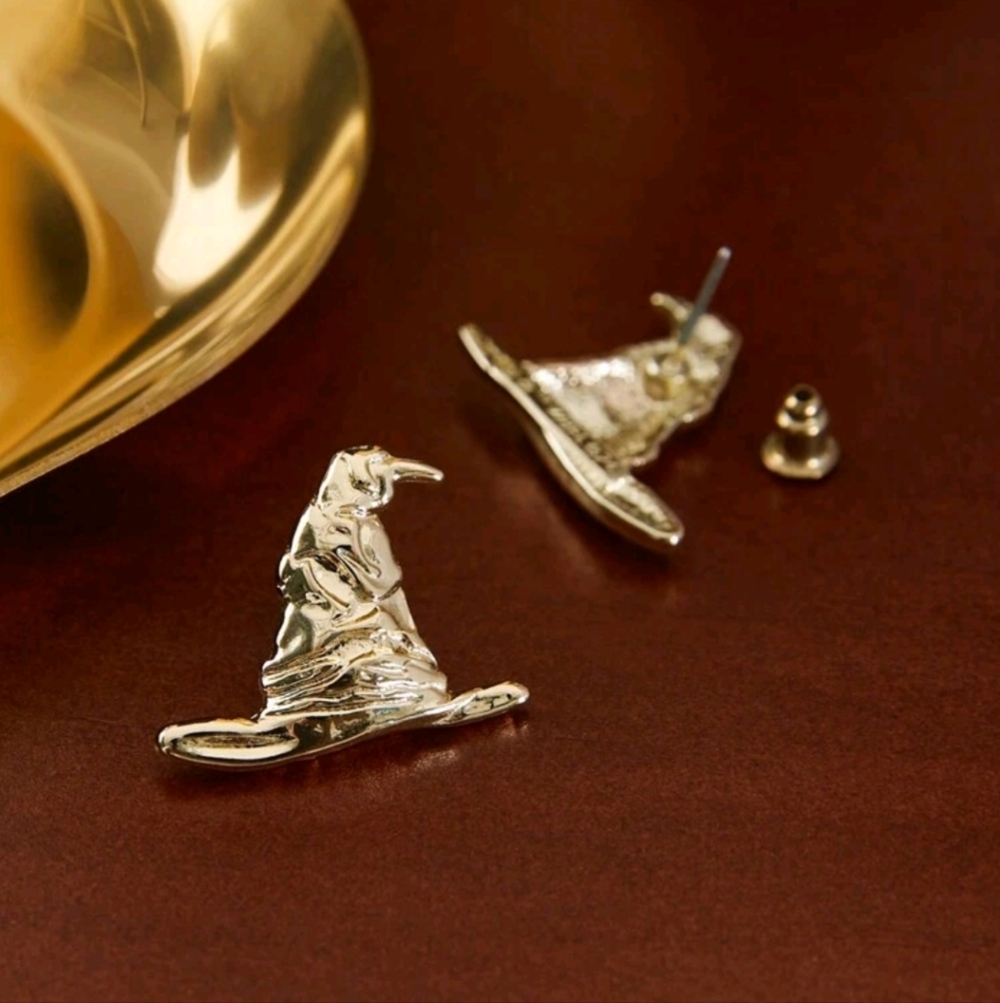 HARRY POTTER Sorting Hat Stud Earrings